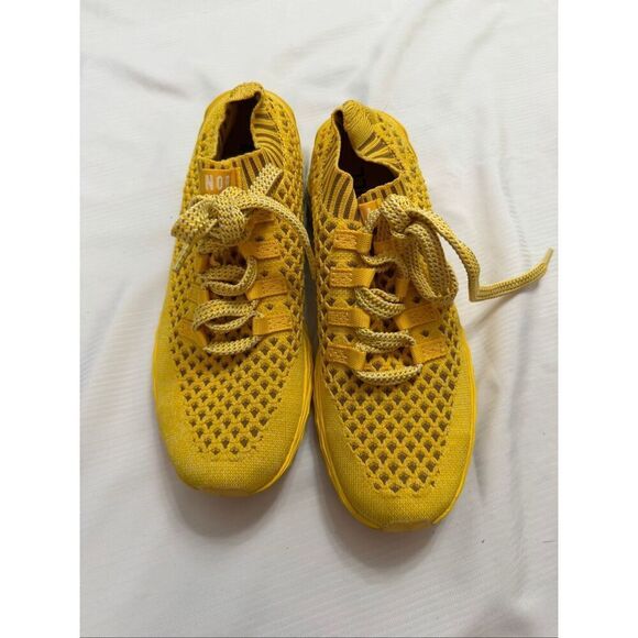Athletic_Shoes